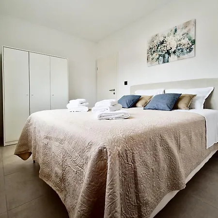 Laura & Nino Apartament