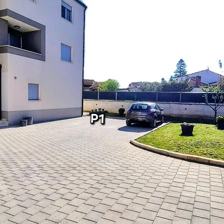 アパート Laura & Nino *