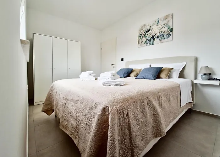 Laura & Nino Apartment