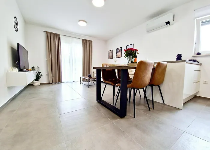 Laura & Nino Apartment