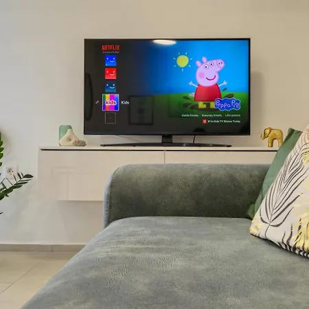 Laura & Nino פולה